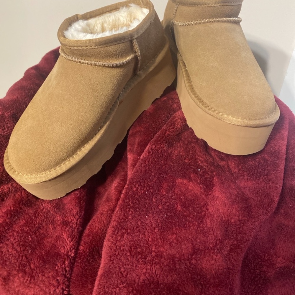 Chestnut suede ultra mini/shorty boots with furry lining ( new w/o box)